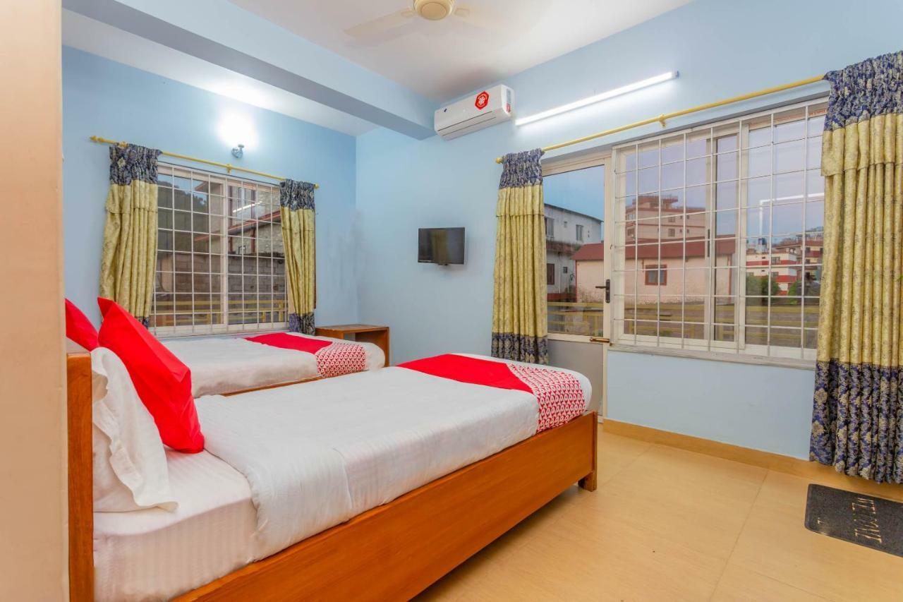 Oyo 575 Api Suites Pokhara Exterior photo
