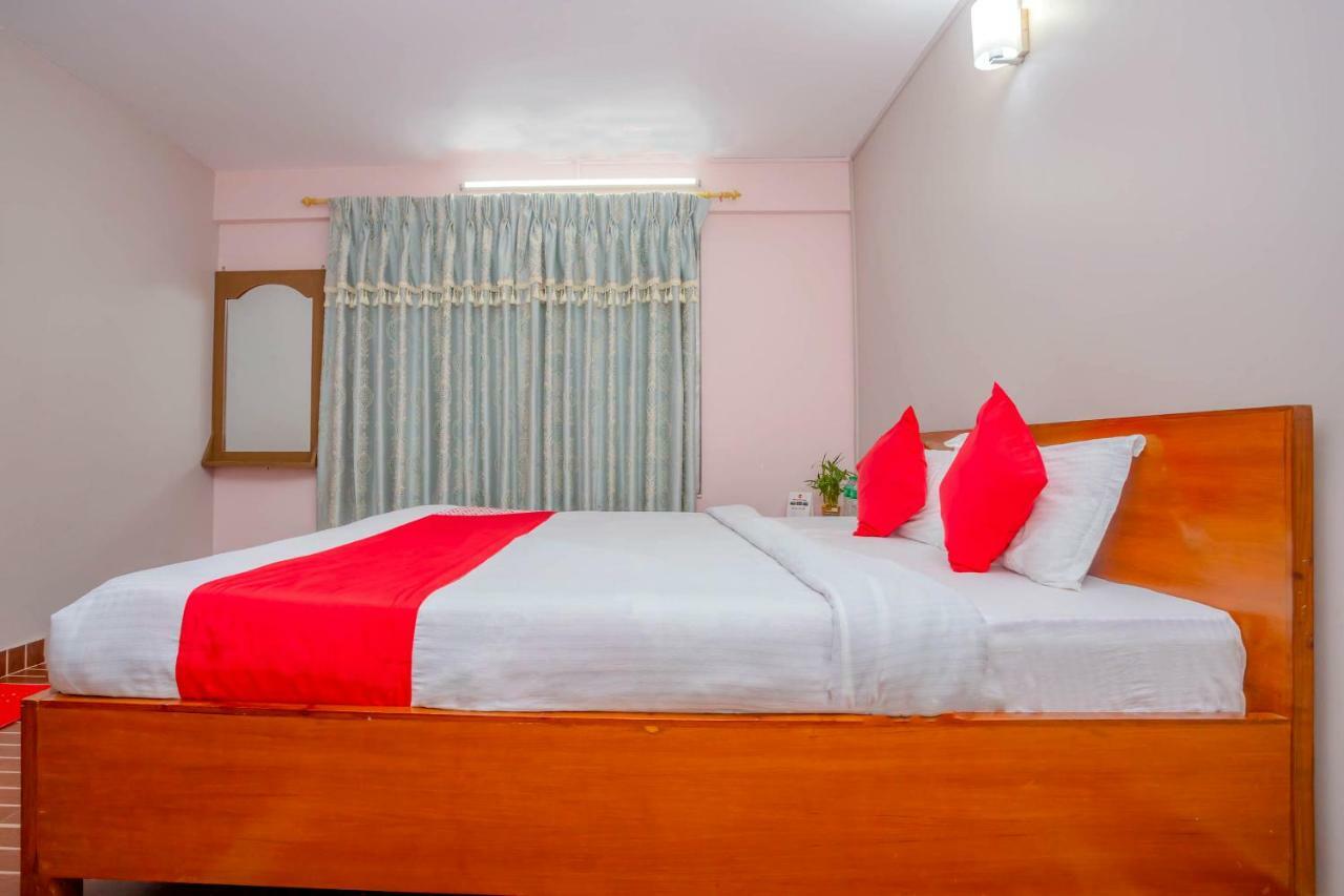 Oyo 575 Api Suites Pokhara Exterior photo